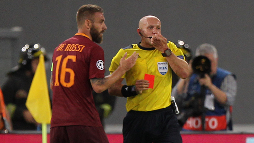 Даниэле Де Росси получил красную карточку
