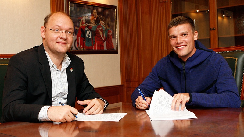 Игорь Денисов