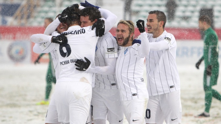 «Крылья» победили в снежном матче