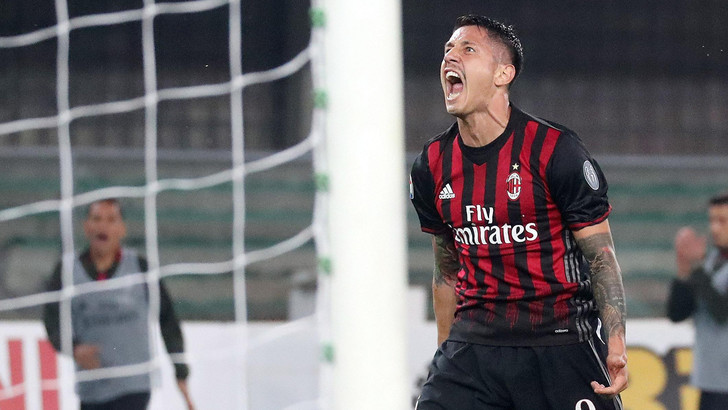 «Россонери» поднялись на второе место в таблице