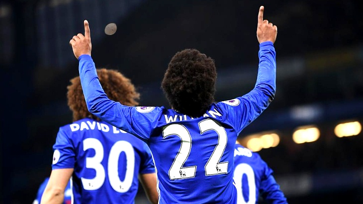 Виллиан празднут гол в ворота «Сток Сити»