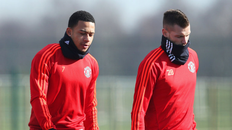 Мемфис Депай (слева) и Морган Шнедерлен