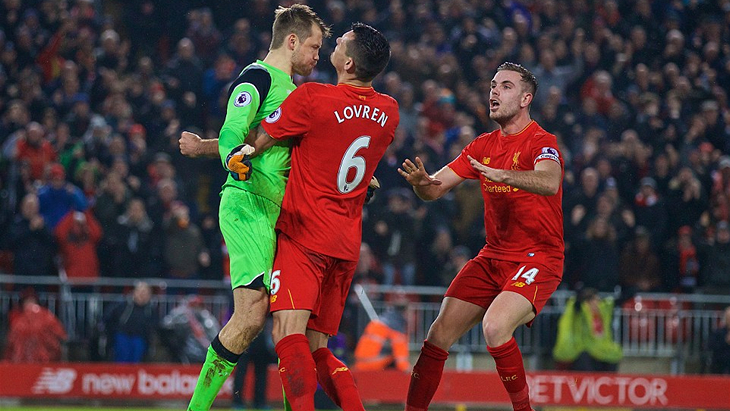 Симон Миньоле отбил пенальти