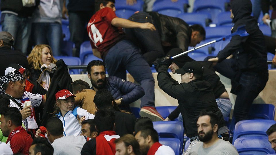 УЕФА условно отстранил «Лион» и «Бешикташ» от участия в еровкубках