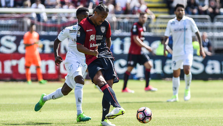 Бруну Алвеш