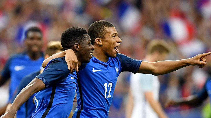 Радость футболистов сборной Франции