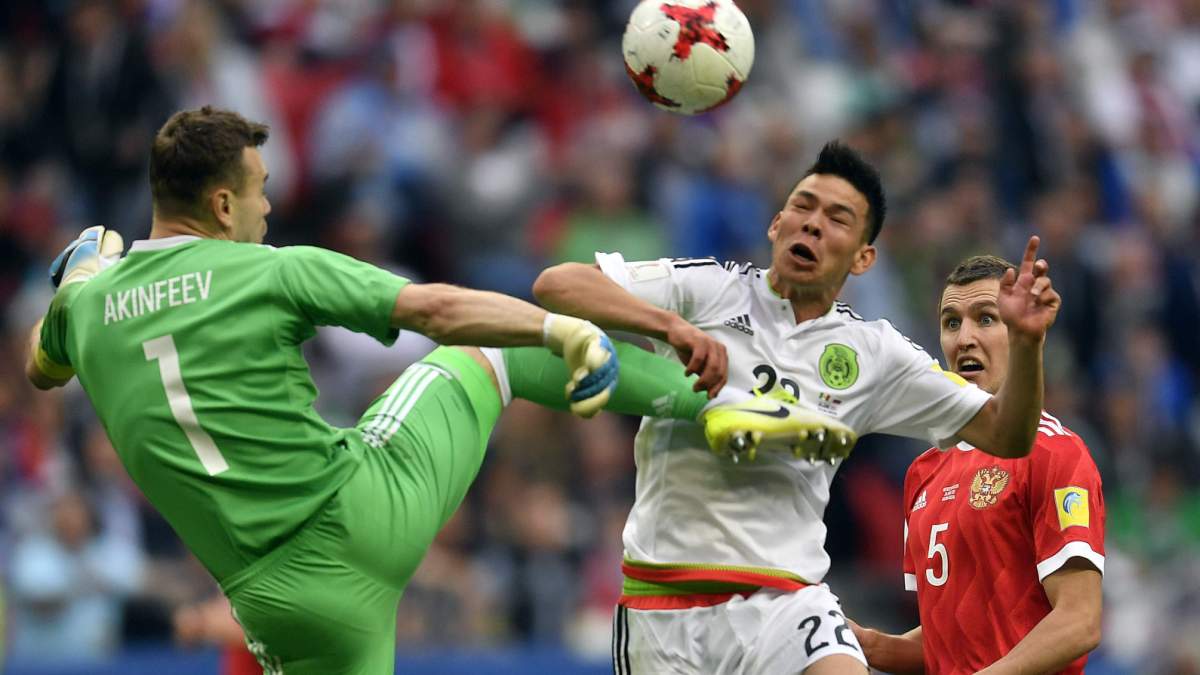 Спустя мгновение мяч окажется в сетке ворот сборной России