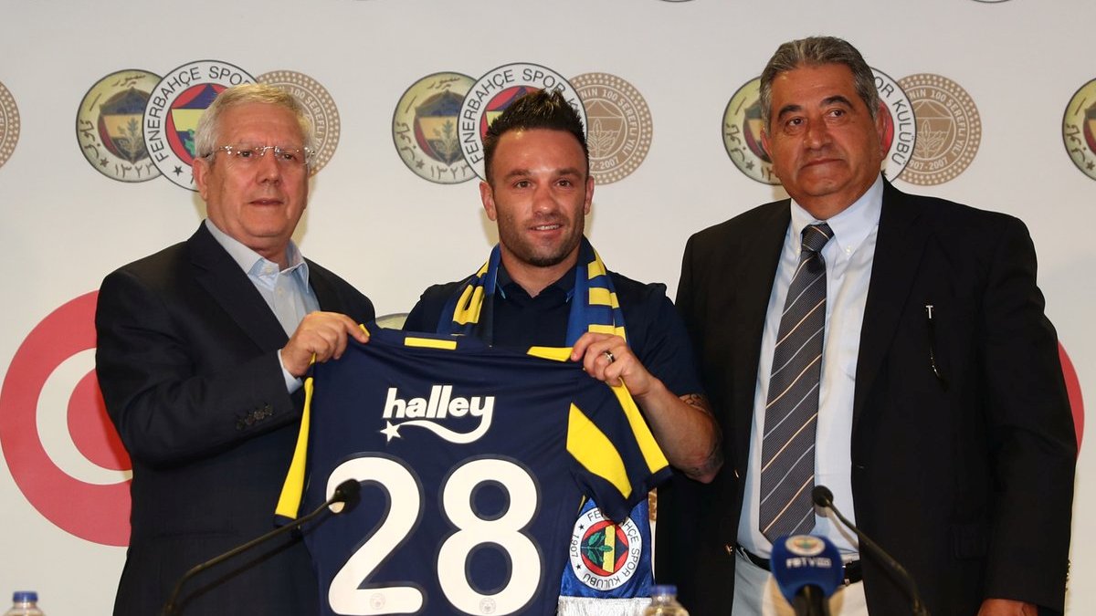 Матье Вальбуэна