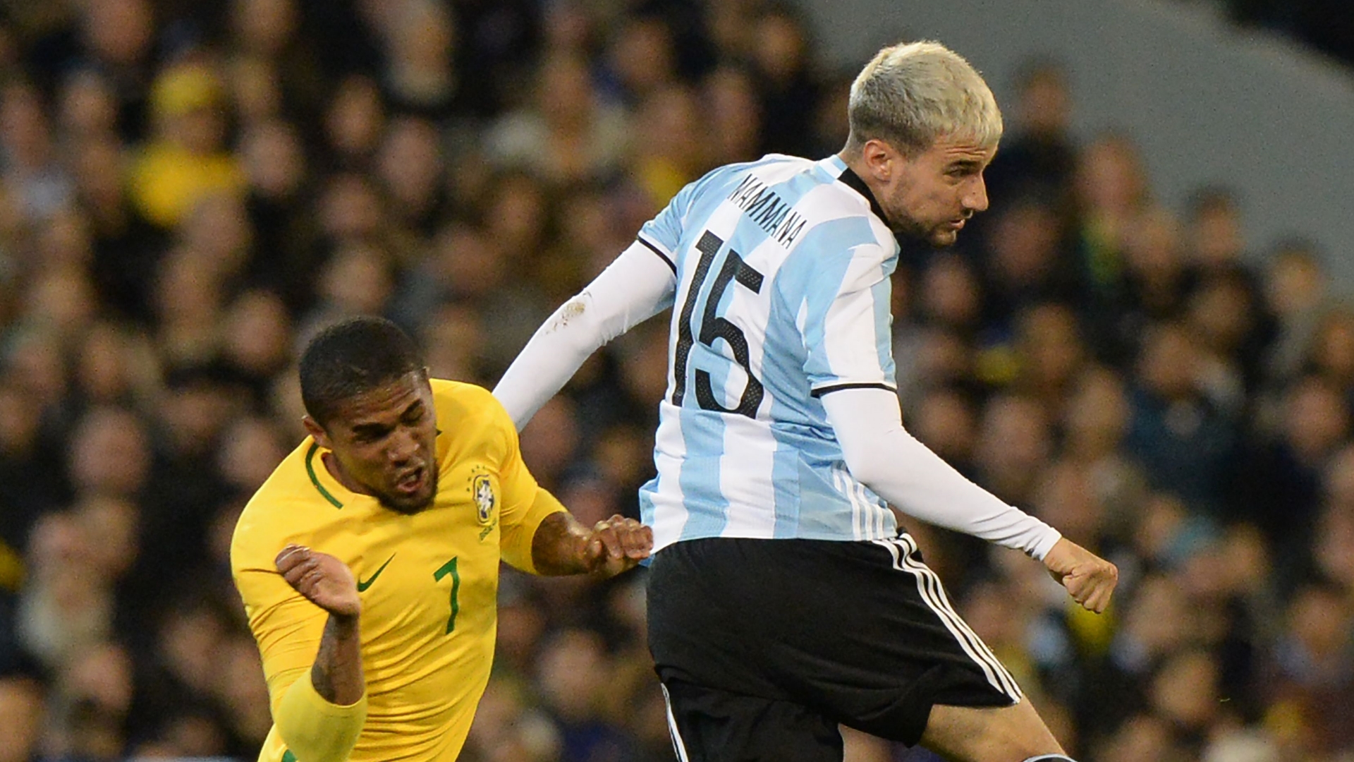 Эмануэль Маммана (справа)