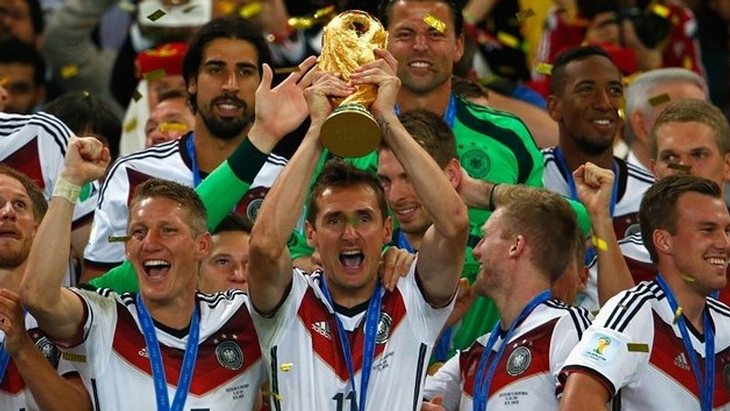 Клозе представит кубок ЧМ-2018 во время жеребьевки группового этапа