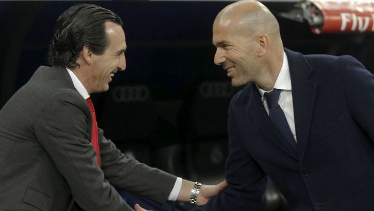 Зидана (справа) ожидает дуэль с Эмери