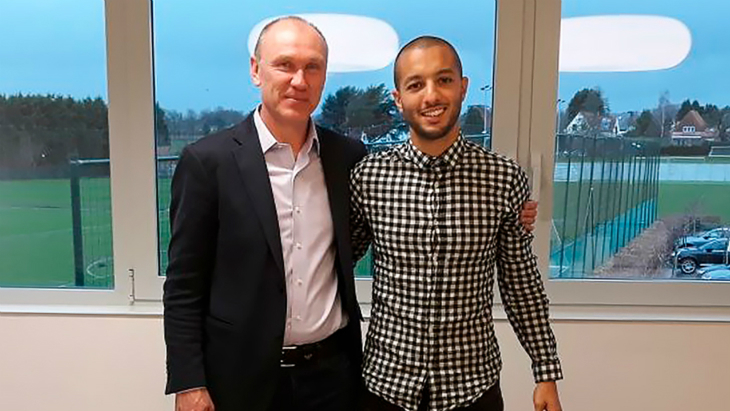 Софьян Ханни (справа)