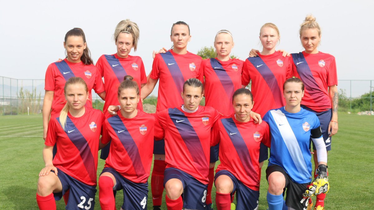 Женская команда «Енисея» готова провести эротическую фотосессию