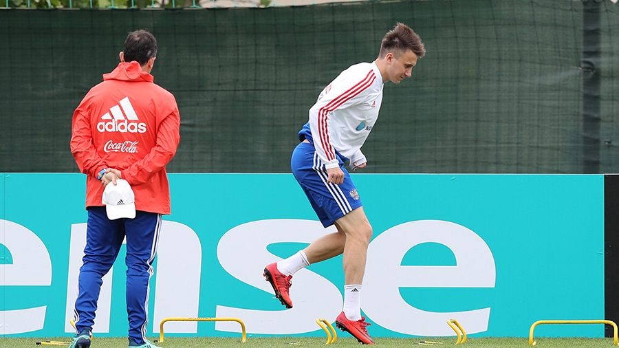 Александр Головин