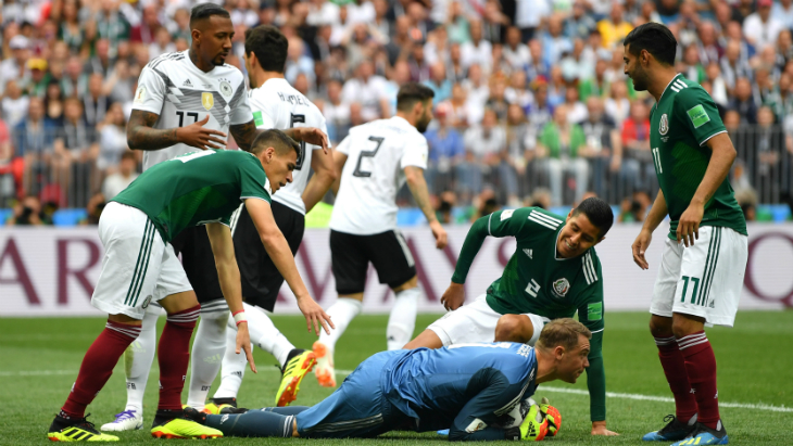 Нойер попал в окружение