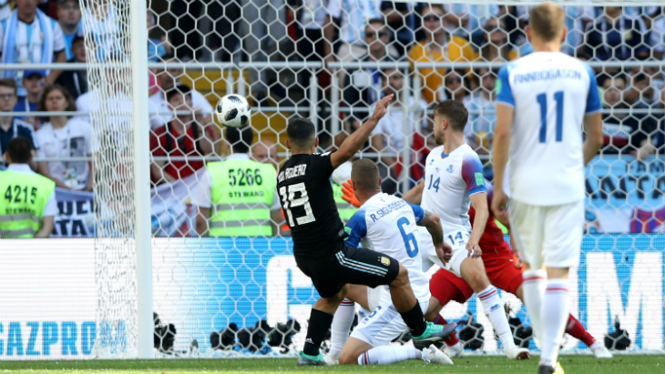 Развернулся и пробил