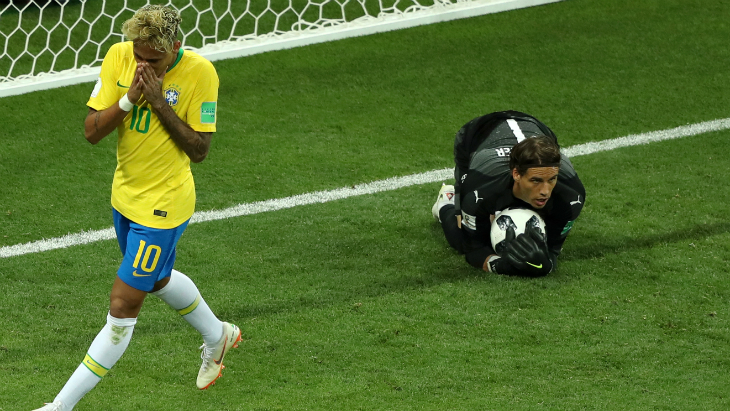 Янн Зоммер с мячом ЧМ-2018