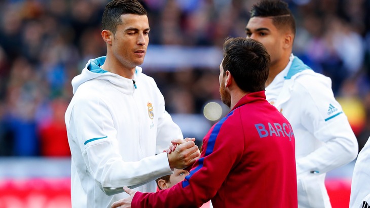 Роналду (слева) и Месси вряд ли смогут выиграть чемпионат мира в будущем Роналду (слева) и Месси вряд ли смогут выиграть чемпионат мира в будущем