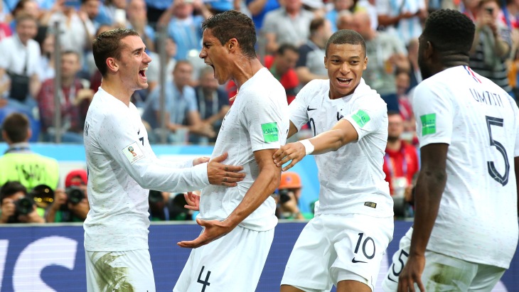 Французы удачно разыграли штрафной