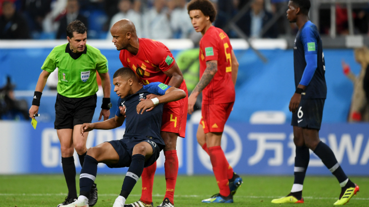 В конце матча Мбаппе было не поднять