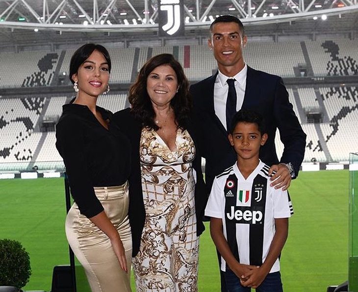 Роналду с семьей