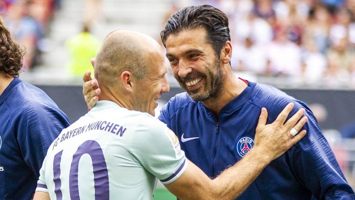 Арьен Роббен и Джанлуиджи Буффон