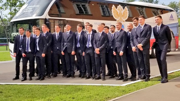 Футболисты сборной России