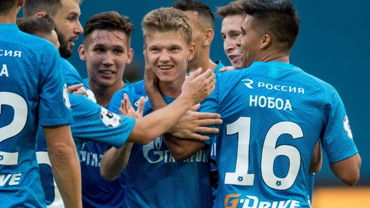 Олег Шатов принимает поздравления