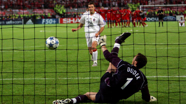 Ежи Дудек отразил удар Андрея Шевченко