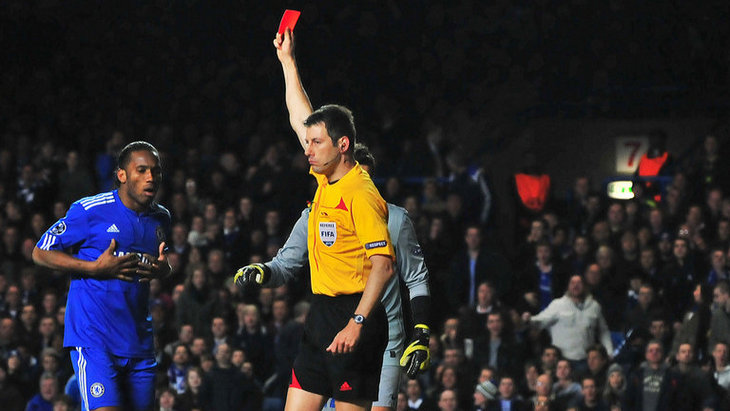 Дидье Дрогба получил красную карточку
