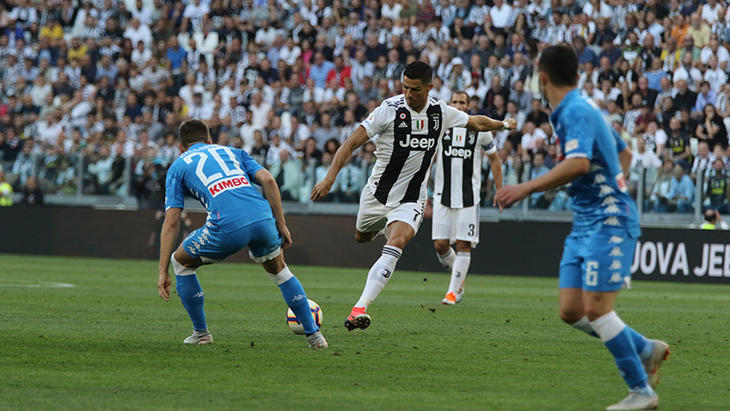 Криштиану Роналду в матче с «Наполи»