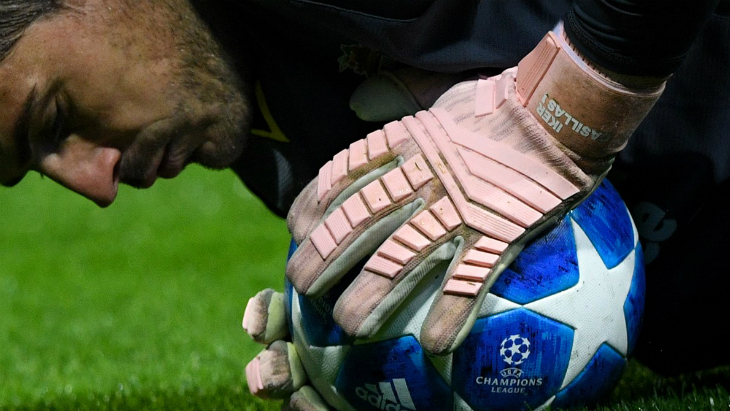 Икер Касильяс