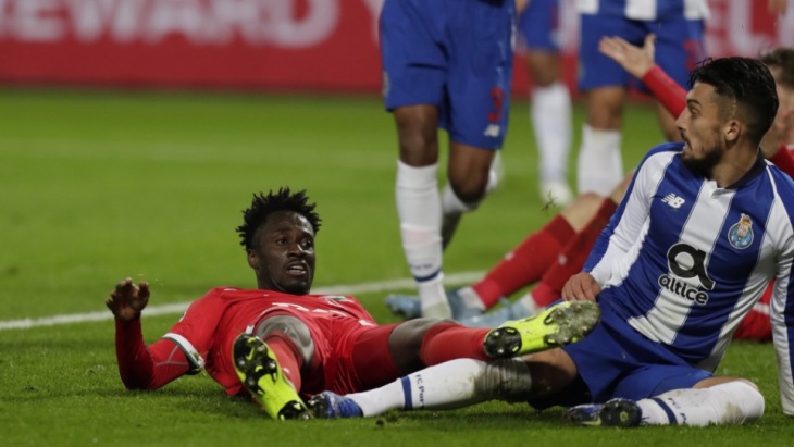 «Локомотив» остается с нулем