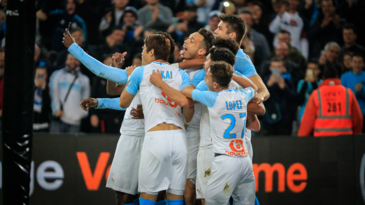 Марио Балотелли празднует гол