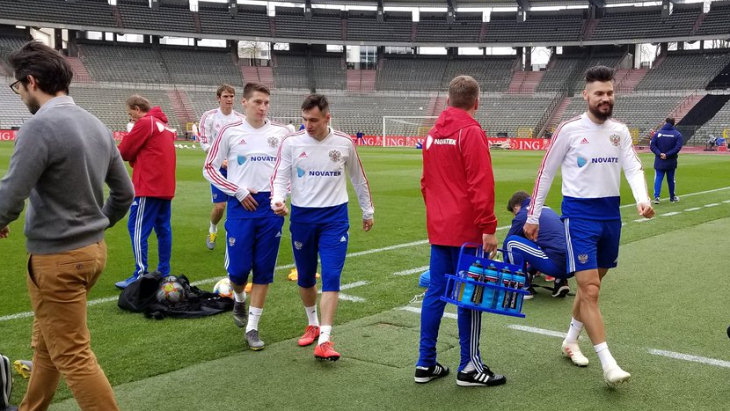 Футболисты сборной России