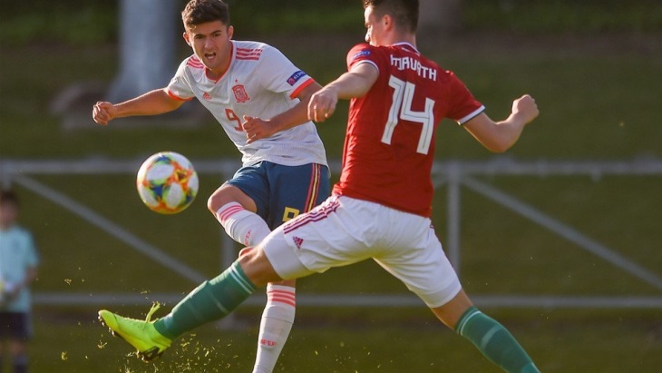 Испанцы прошли венгров по пенальти Испанцы прошли венгров по пенальти