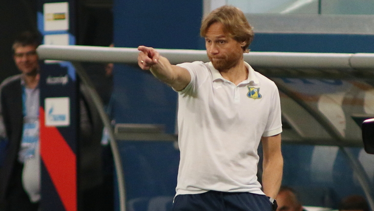 Валерий Карпин