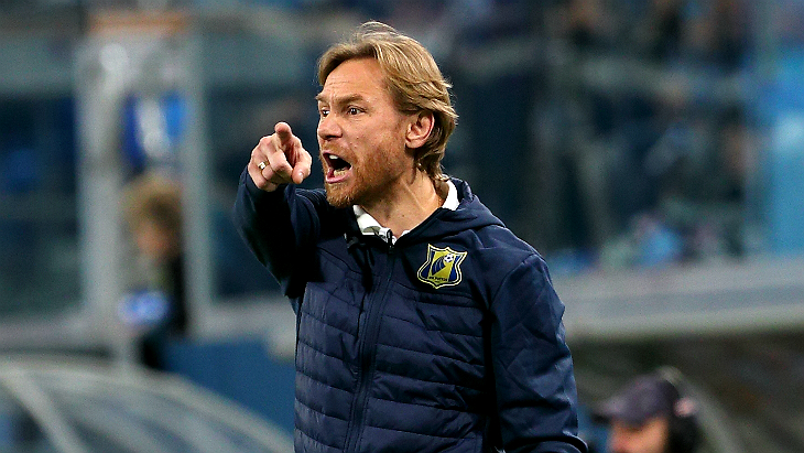 Валерий Карпин