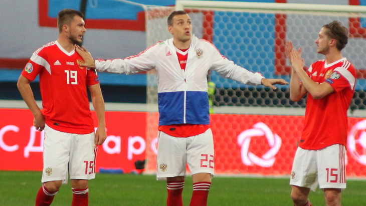 Футболисты сборной России