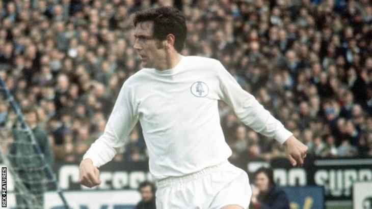 «Лидс» недавно назвал одну из трибун в честь Нормана Хантера