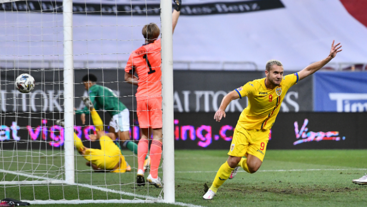 Фрагмент матча Румыния — Северная Ирландия