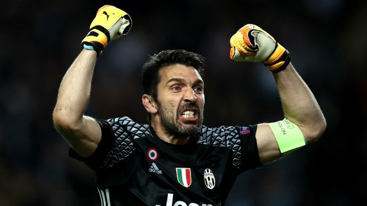 Джанлуиджи Буффон Джанлуиджи Буффон