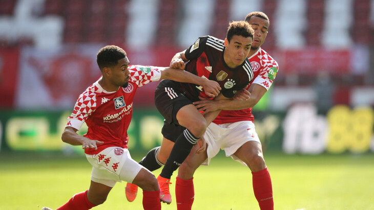 Фрагмент матча «Майнц» — «Бавария»