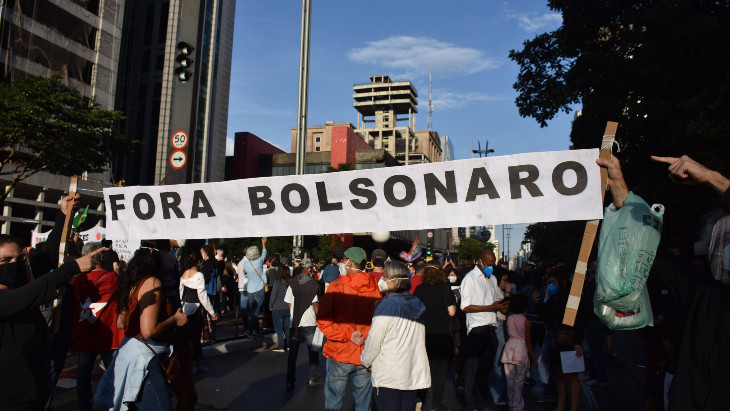Протесты против Болсонару