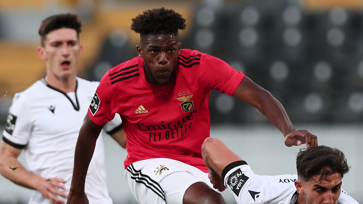 Нуну Тавареш