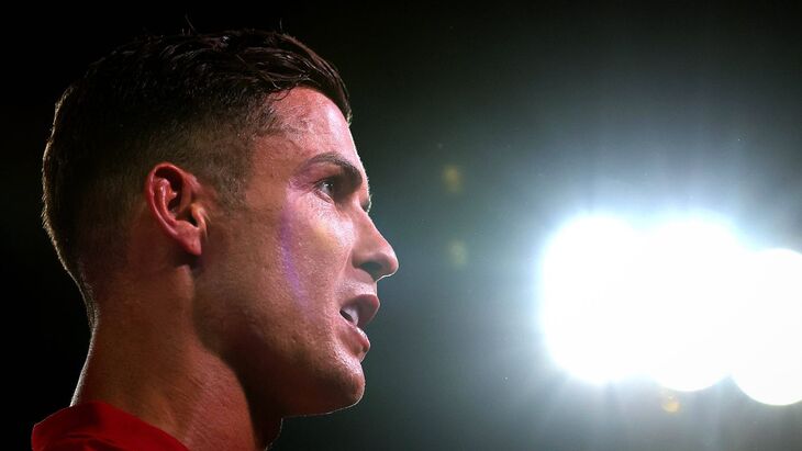 Криштиану Роналду перешел в «МЮ» за скромную сумму Криштиану Роналду перешел в «МЮ» за скромную сумму