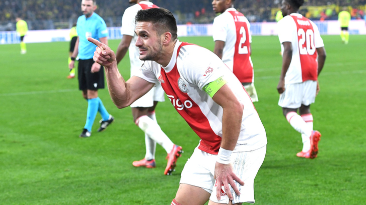 «Аякс» вышел в плей-офф после четырех побед в четырех матчах «Аякс» вышел в плей-офф после четырех побед в четырех матчах