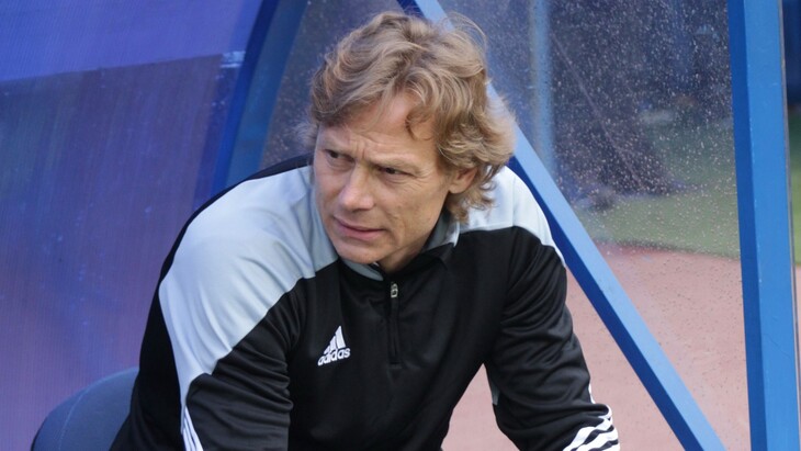 Валерий Карпин