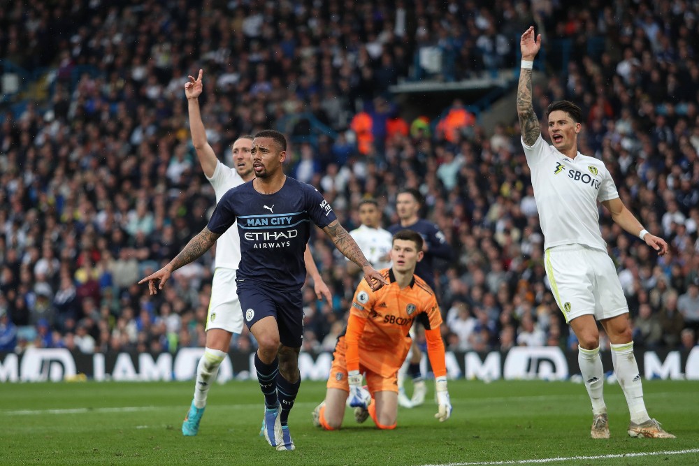 Габриэль Жезус забивает третий гол