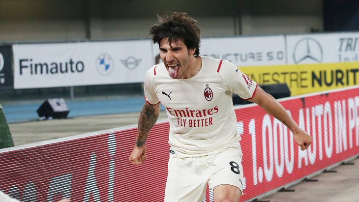 Сандро Тонали